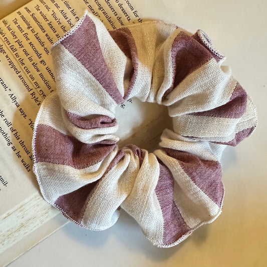 BLUSH AND CREAM STRIPES SCRUNCHIE