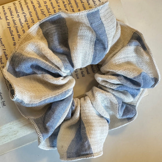 COASTAL BLUE STRIPED SCRUNCHIE