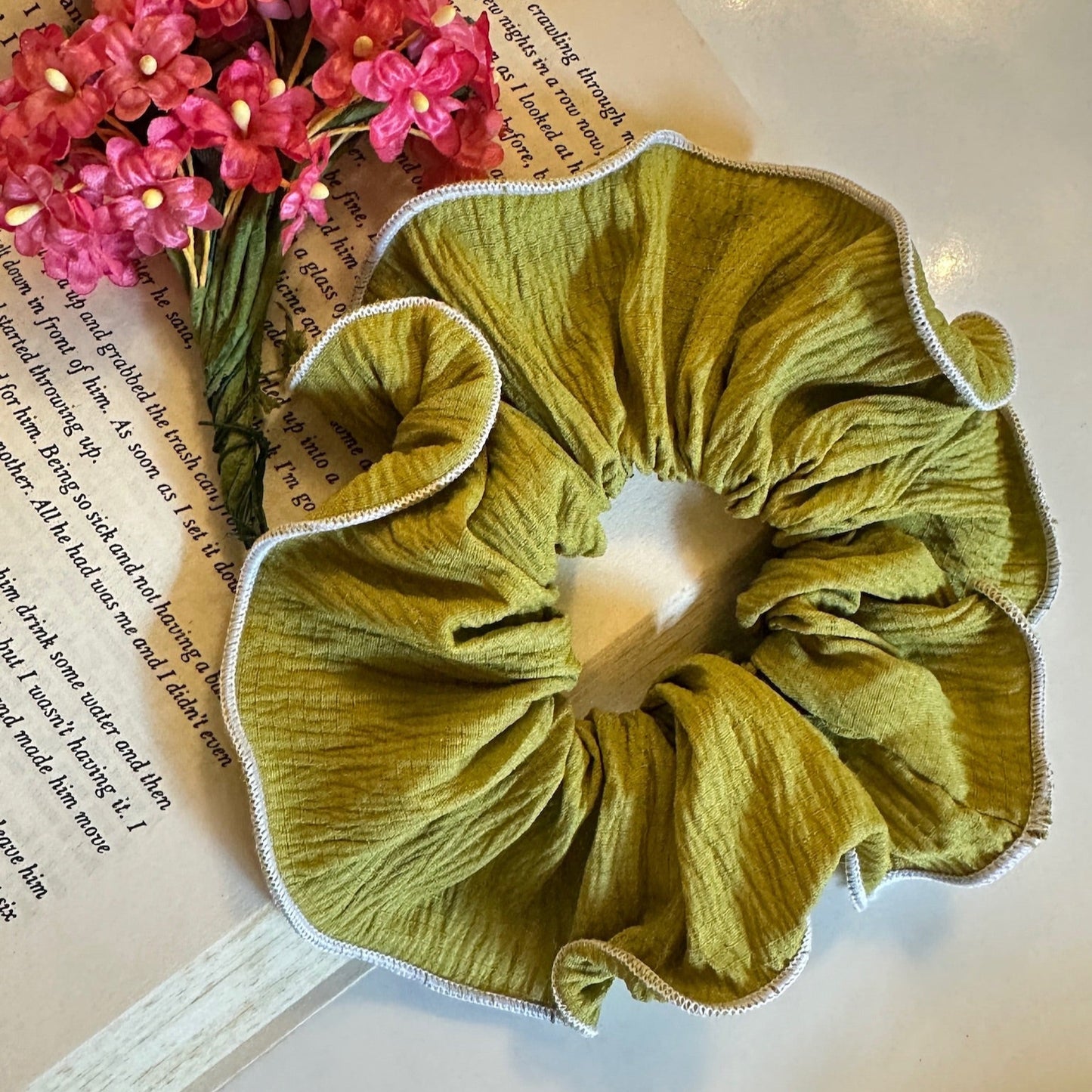 OLIVE LINEN SCRUNCHIE